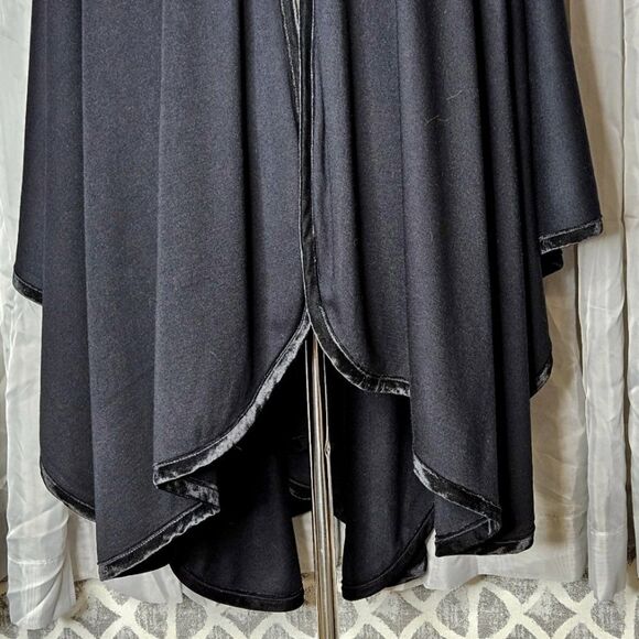 Vintage Amanda Smith Wool Blend Black Velvet Trim Wrap Classic Style Knit Cape - Picture 3 of 9
